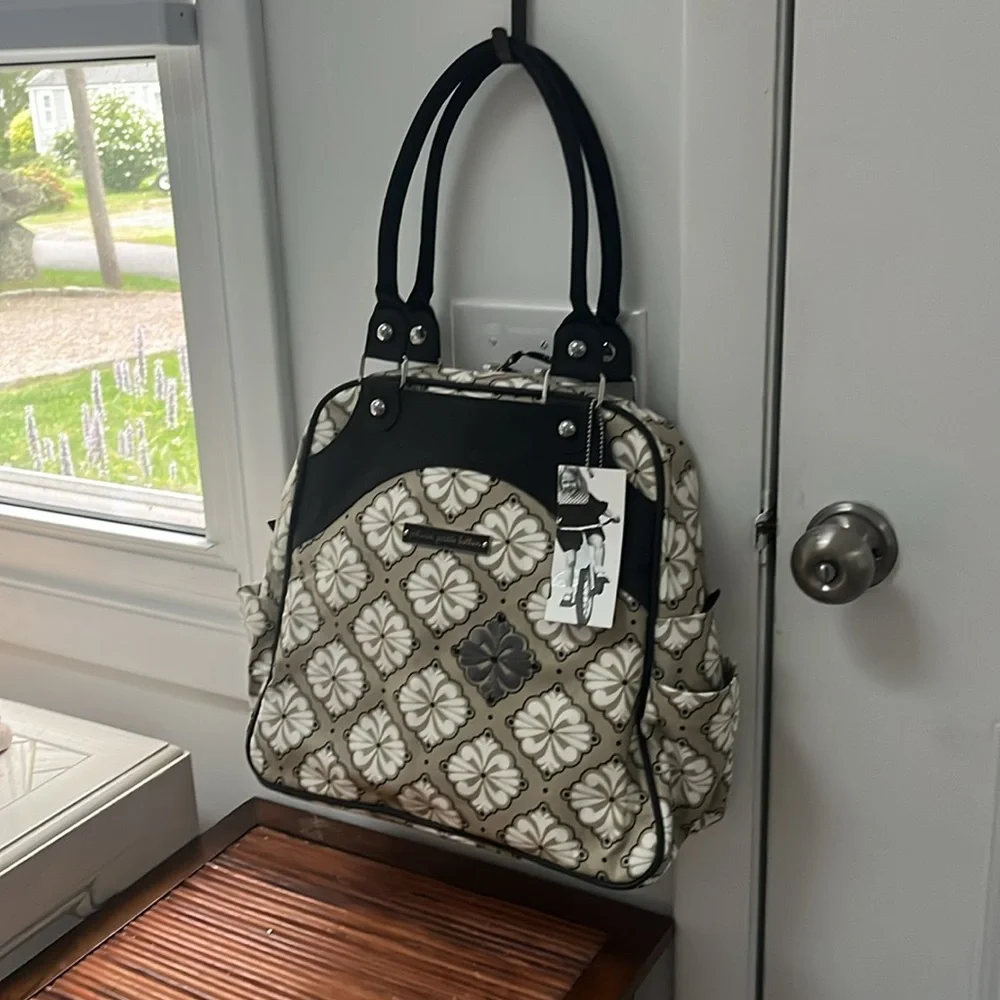 Petunia Pickle Bottom Marbella Meadows Sashay Satchel Diaper Bag,NWT